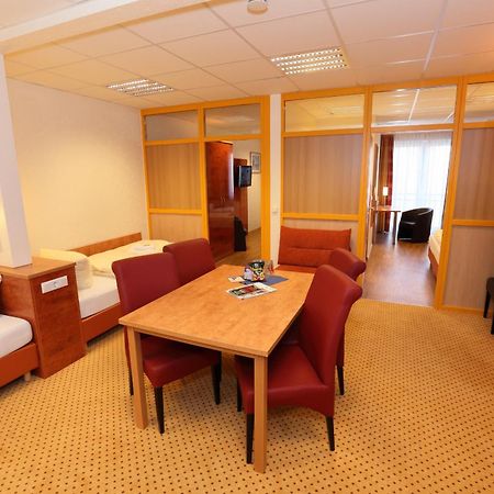 Hotel Am Holzhafen Stade Buitenkant foto