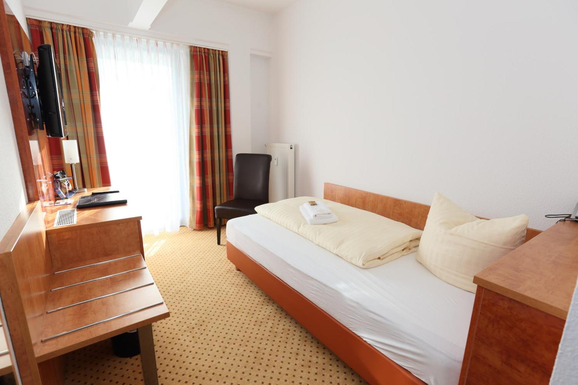 Hotel Am Holzhafen Stade Buitenkant foto