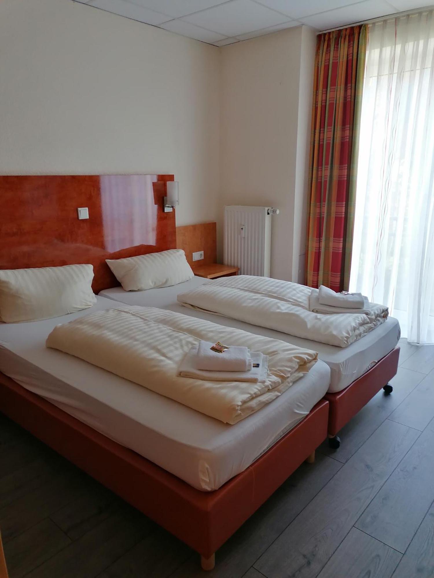 Hotel Am Holzhafen Stade Buitenkant foto